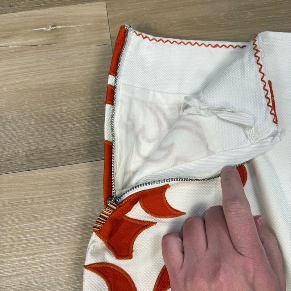 Anthropologie Vanessa Virginia Cream Pencil Skirt with Orange Appliques, Size 4 - Picture 4 of 8